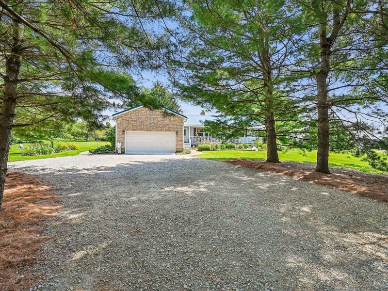 8089 York Road SW, Pataskala, OH 43062 Photo 2