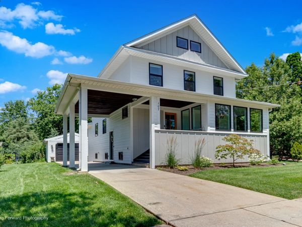107 E Jefferson Avenue , Wheaton, IL 60187