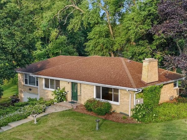 130 Sky LANE, Lake Geneva, WI 53147
