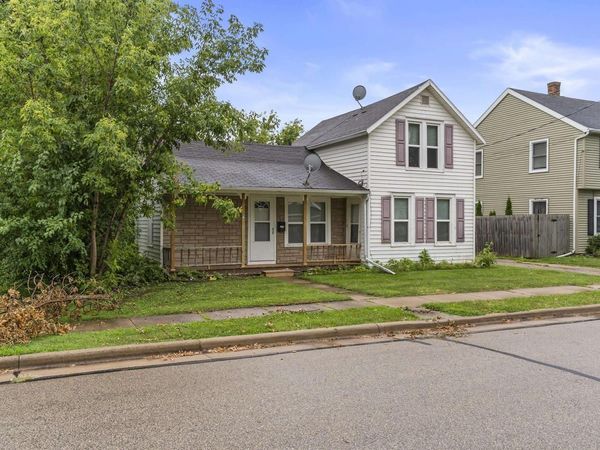 413 GREEN STREET, Neenah, WI 54956
