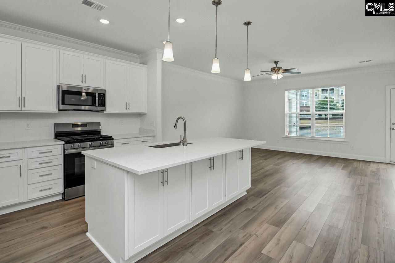 513 Adelaide Court  Photo 6