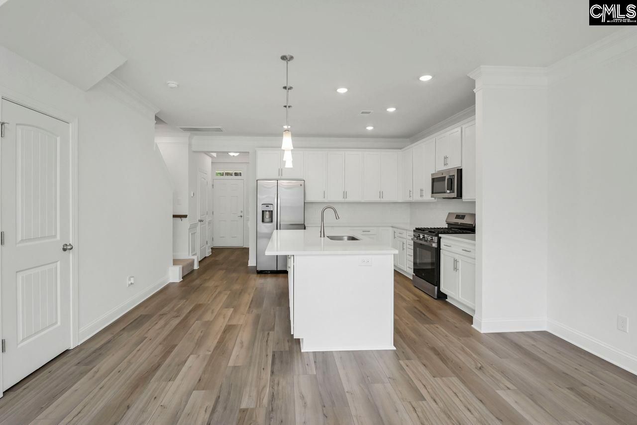 513 Adelaide Court  Photo 8