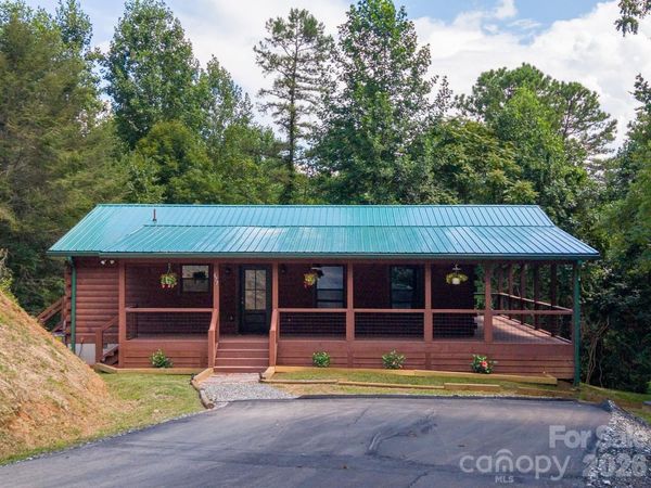 677 Ridgetop Circle , Whittier, NC 28789