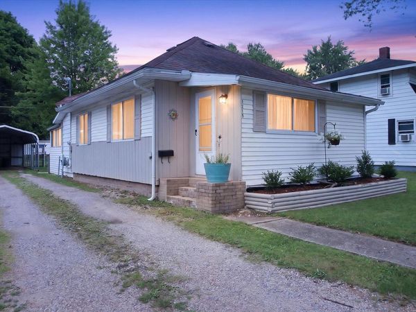 1215 Rosedale Street, Alma, MI 48801