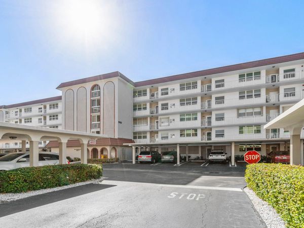 910 Dogwood Drive, Unit 444, Delray Beach, FL 33483