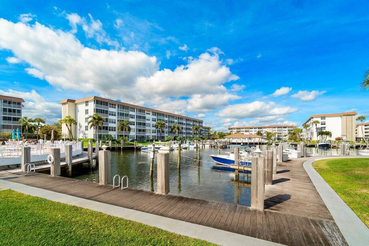 910 Dogwood Drive, Unit 444, Delray Beach, FL 33483 Photo