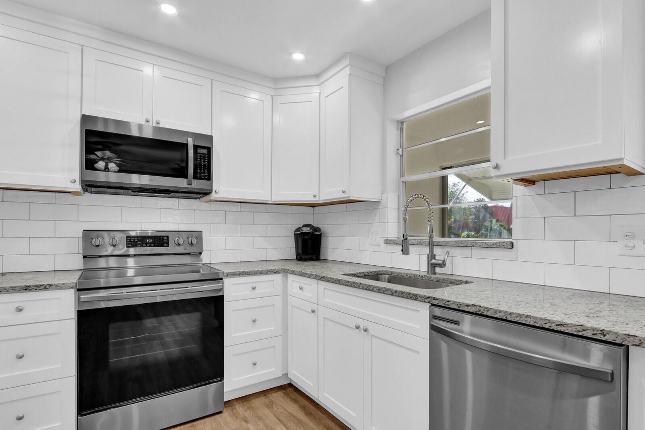 3210 Meridian Way S, Unit 11, Palm Beach Gardens, FL 33410 Photo