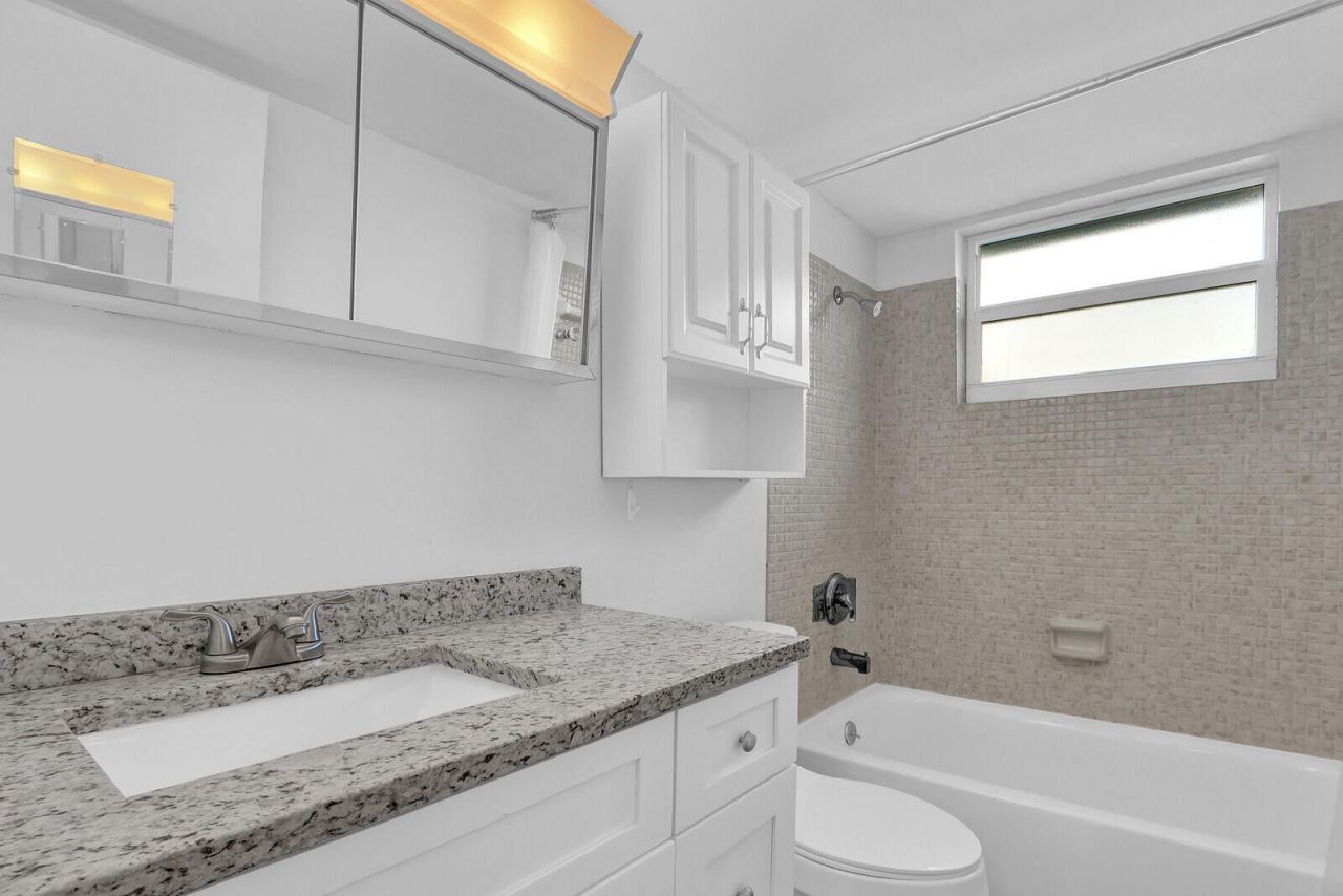 3210 Meridian Way S, Unit 11, Palm Beach Gardens, FL 33410 Photo