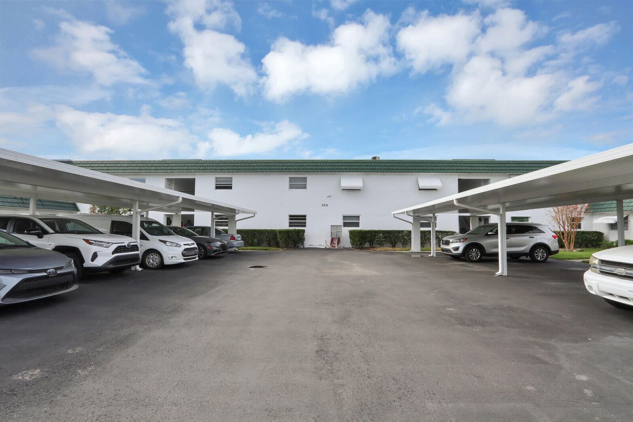 3210 Meridian Way S, Unit 11, Palm Beach Gardens, FL 33410 Photo