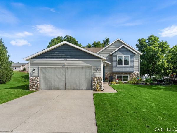 2903 Fox Hill Drive, Jenison, MI 49428