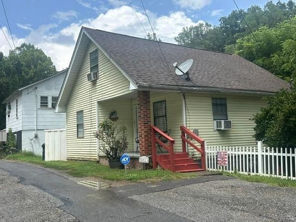 521 Old Stage Rd , Ashland, KY 41101