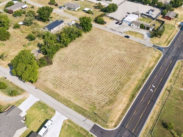 1404 N 161st East Avenue , Tulsa, OK 74116