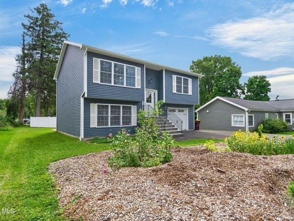 39 New Jersey Avenue, Rensselaer, NY 12144
