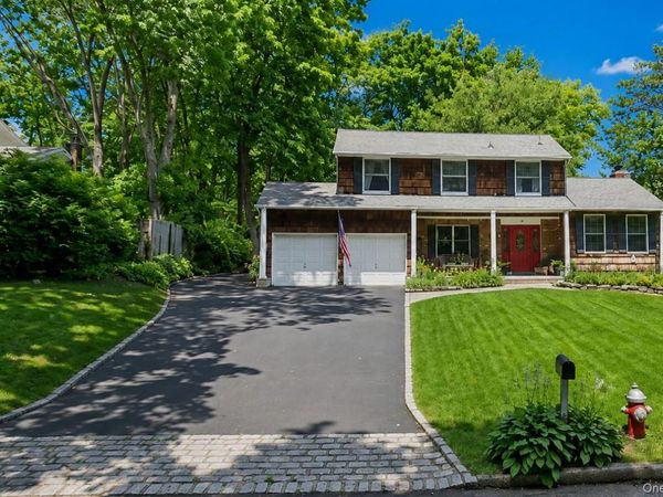26 Sheryl Crescent, Smithtown, NY 11787