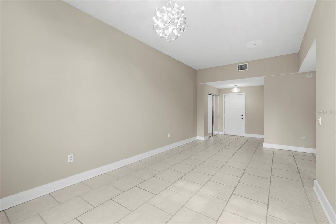 701 Mirror Lake Drive N, Unit 201, Saint Petersburg, FL 33701 Photo