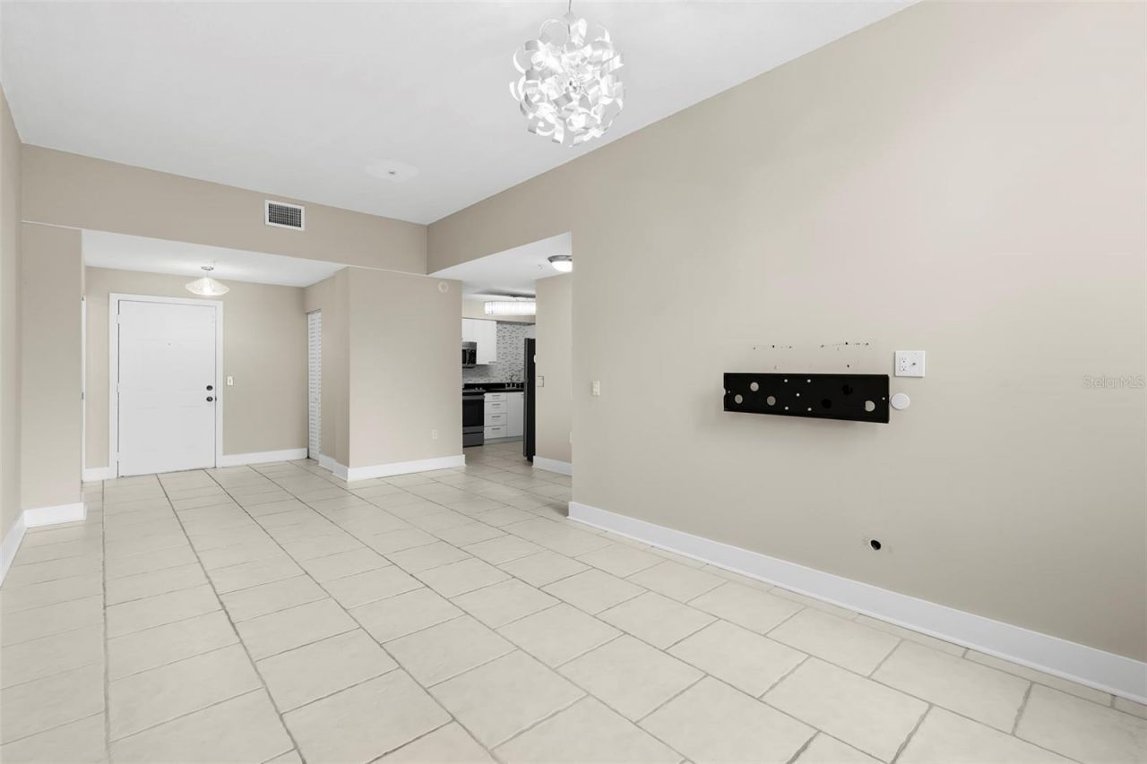 701 Mirror Lake Drive N, Unit 201, Saint Petersburg, FL 33701 Photo