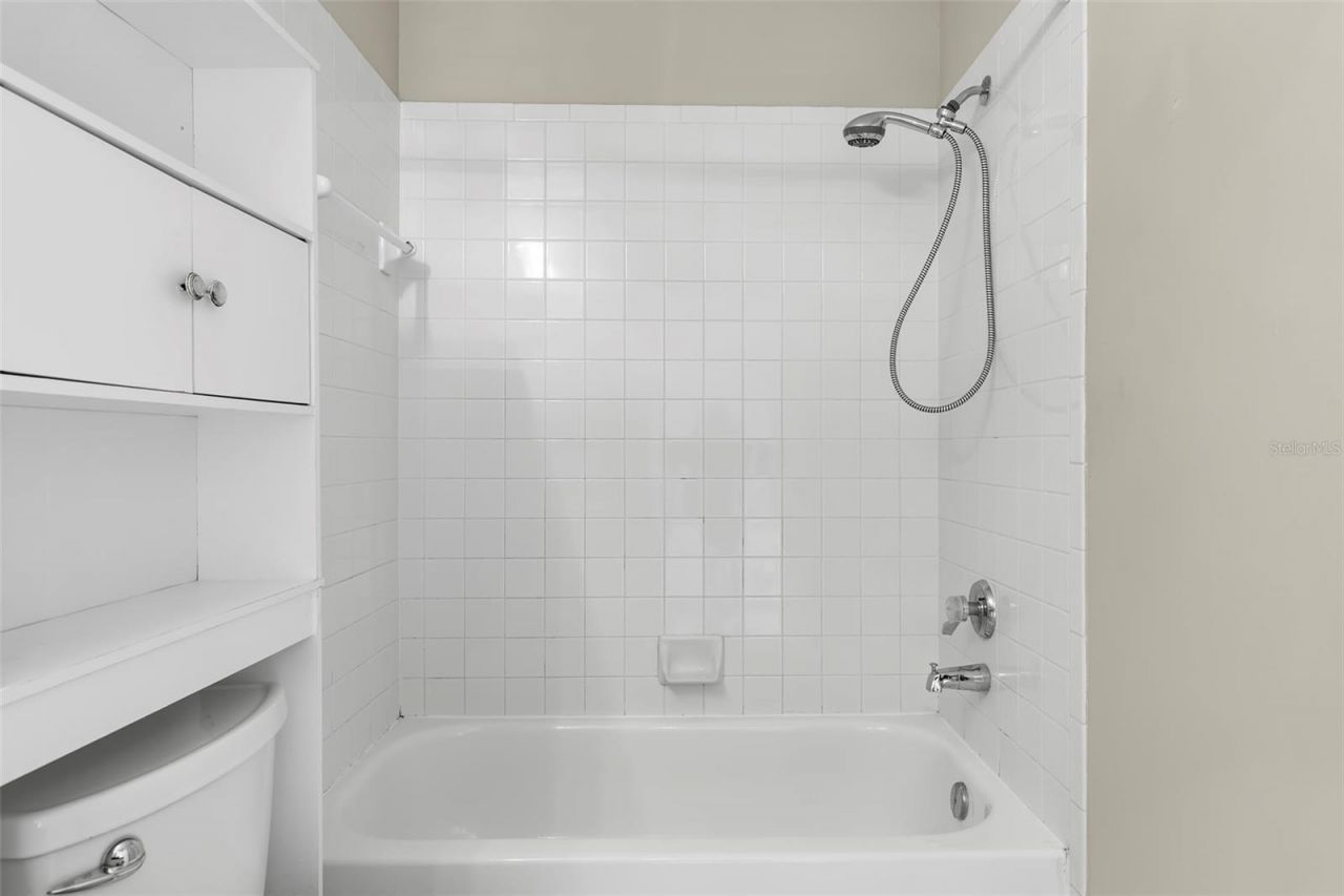 701 Mirror Lake Drive N, Unit 201, Saint Petersburg, FL 33701 Photo
