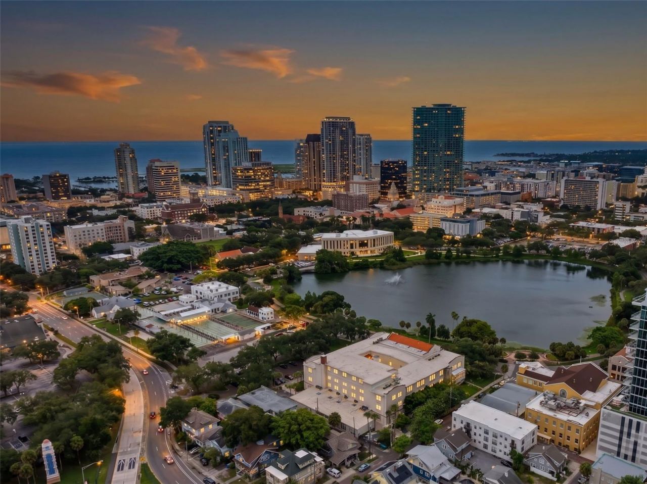 701 Mirror Lake Drive N, Unit 201, Saint Petersburg, FL 33701 Photo