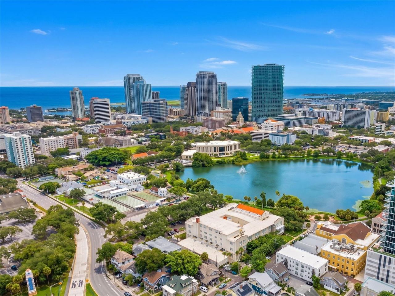 701 Mirror Lake Drive N, Unit 201, Saint Petersburg, FL 33701 Photo