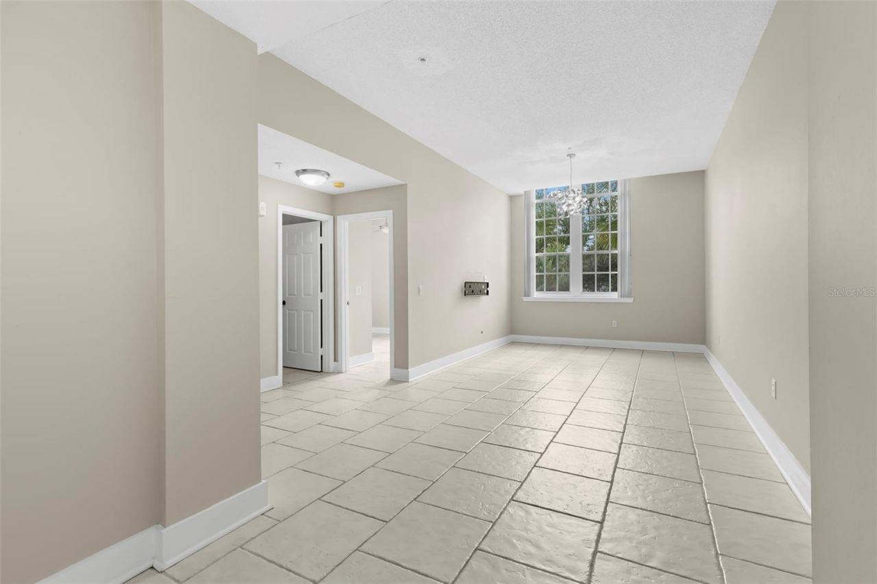 701 Mirror Lake Drive N, Unit 201, Saint Petersburg, FL 33701 Photo