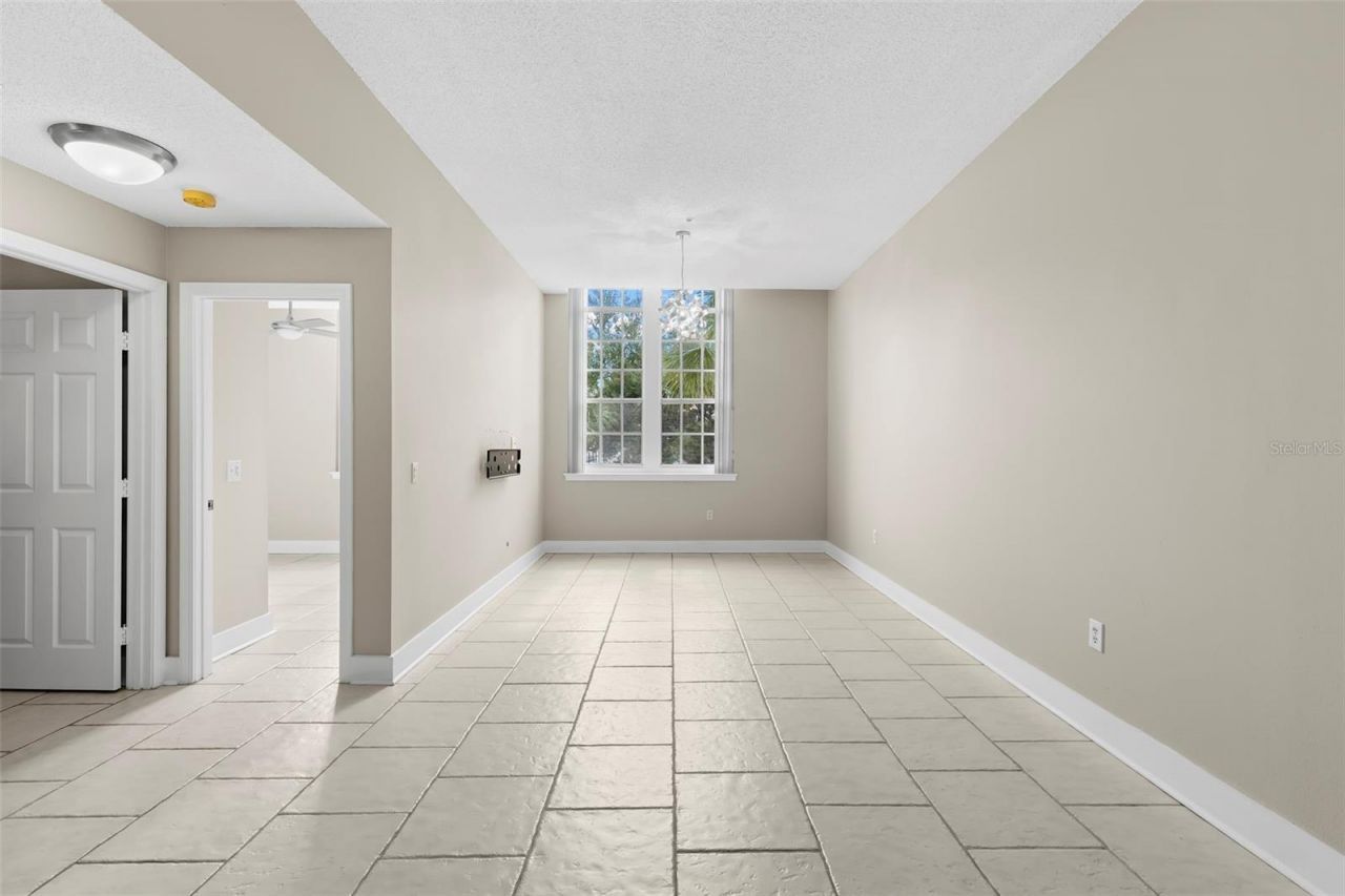 701 Mirror Lake Drive N, Unit 201, Saint Petersburg, FL 33701 Photo