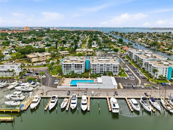 4900 38TH WAY S, Unit 404, ST PETERSBURG, FL 33711