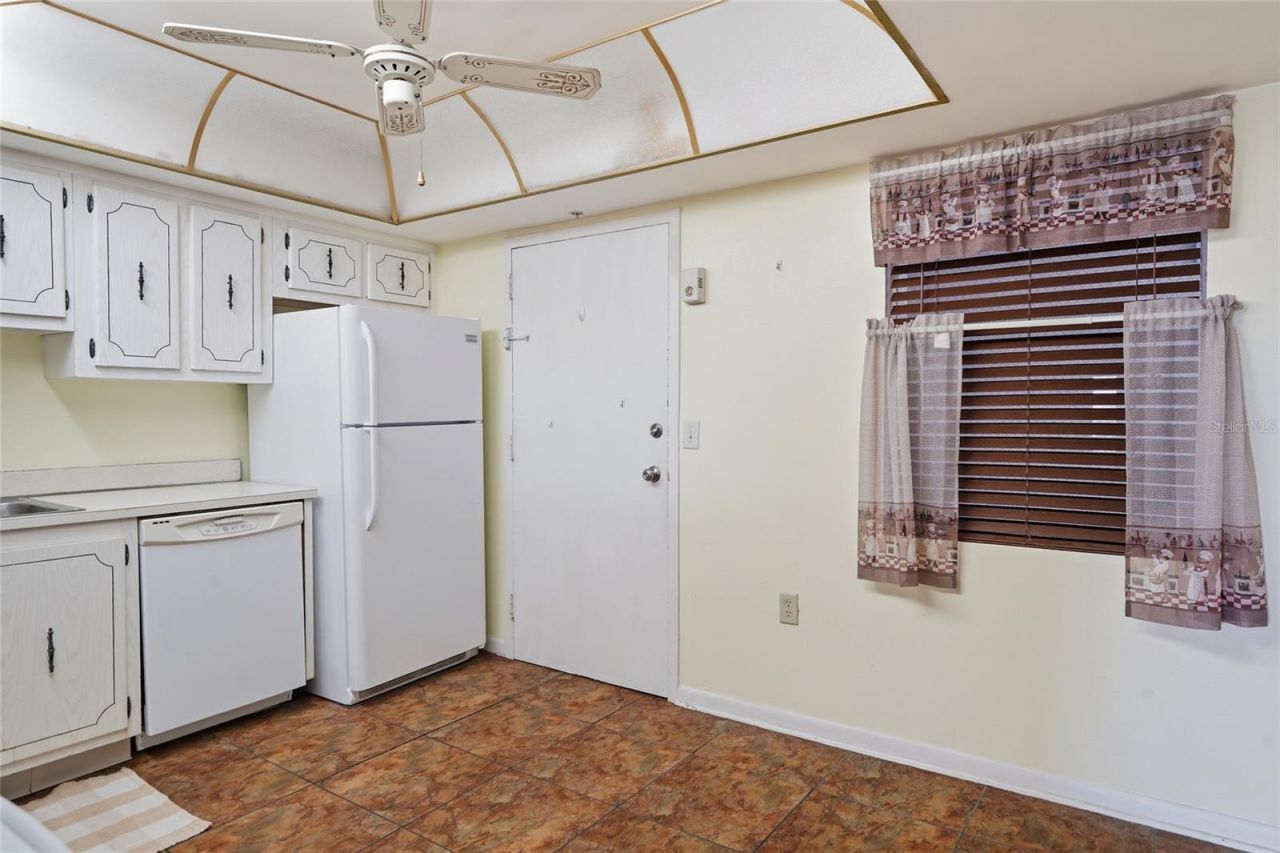 4900 38th Way S, Unit 404, Saint Petersburg, FL 33711 Photo