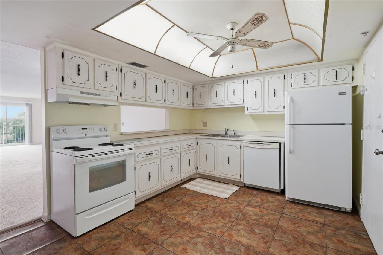 4900 38th Way S, Unit 404, Saint Petersburg, FL 33711 Photo