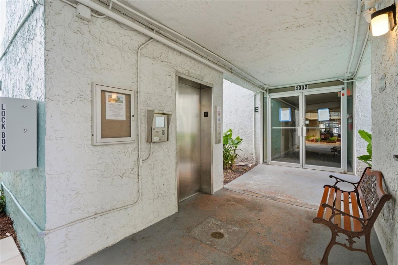 4900 38th Way S, Unit 404, Saint Petersburg, FL 33711 Photo