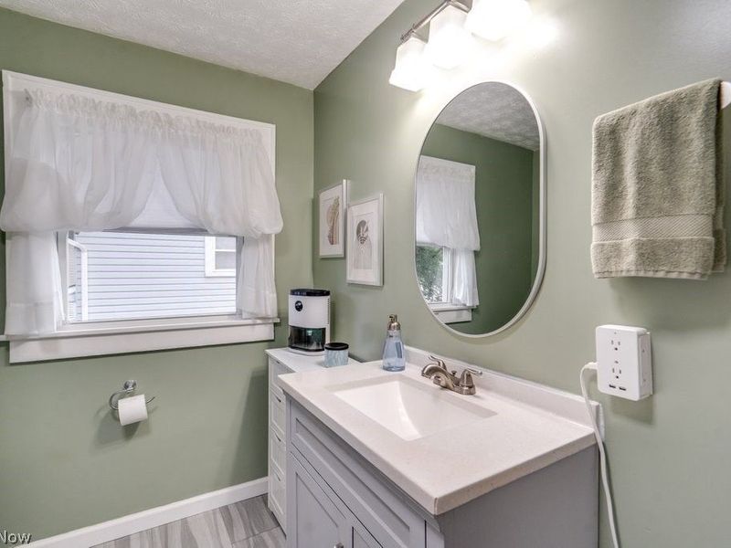 77 Devonshire Drive, Akron, OH 44312 Photo 17