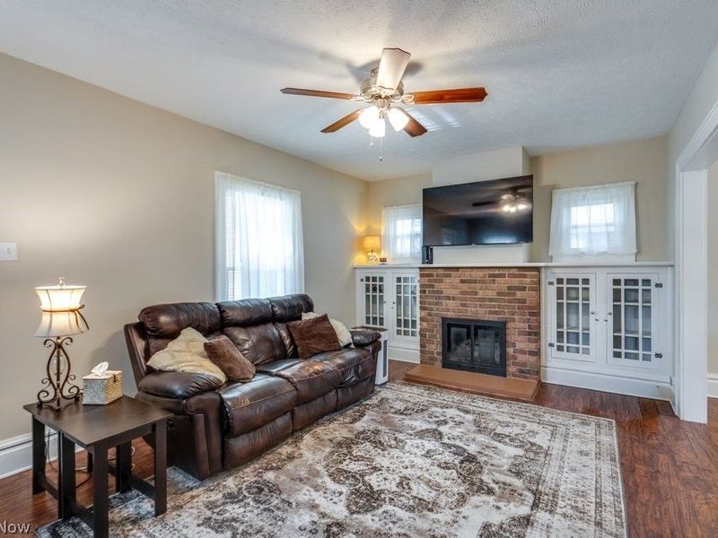 77 Devonshire Drive, Akron, OH 44312 Photo 4