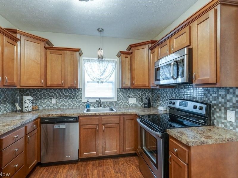 77 Devonshire Drive, Akron, OH 44312 Photo 8
