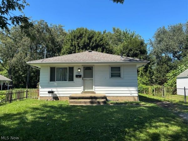 1569 Merrill Avenue , Akron, OH 44306