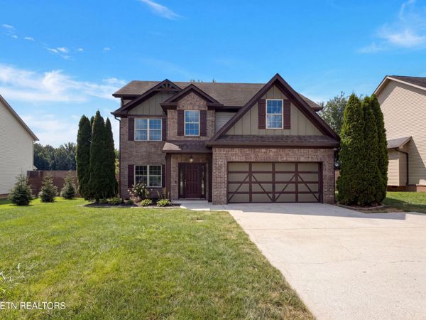 791 W Glenview Drive, Lenoir City, TN 37771