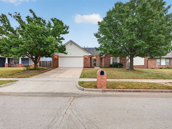 8227 N 127th East Avenue , Owasso, OK 74055