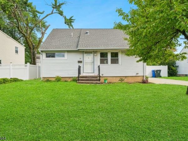 23 W Henry Pl, Woodbridge, NJ 08830