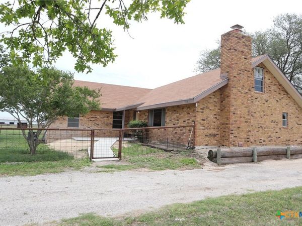 707 Old Seguin Luling , Seguin, TX 78155