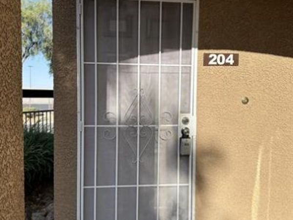 2010 Rancho Lake Drive, Unit 204, Las Vegas, NV 89108