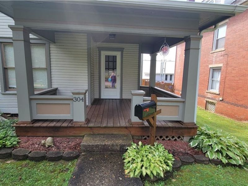 304 Oakwood Avenue, Marietta, OH 45750 Photo 3