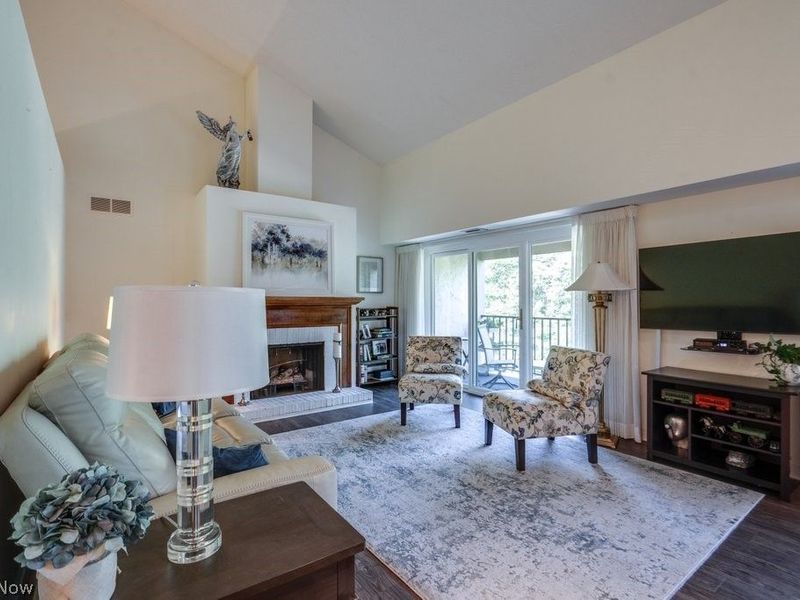171 Court Drive, Unit 303, Fairlawn, OH 44333 Photo 8