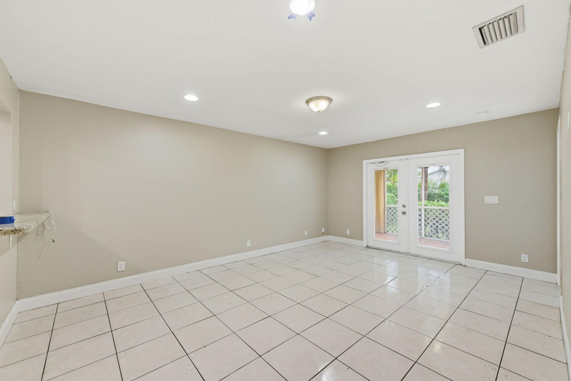939 Charles Street, West Palm Beach, FL 33401 Photo