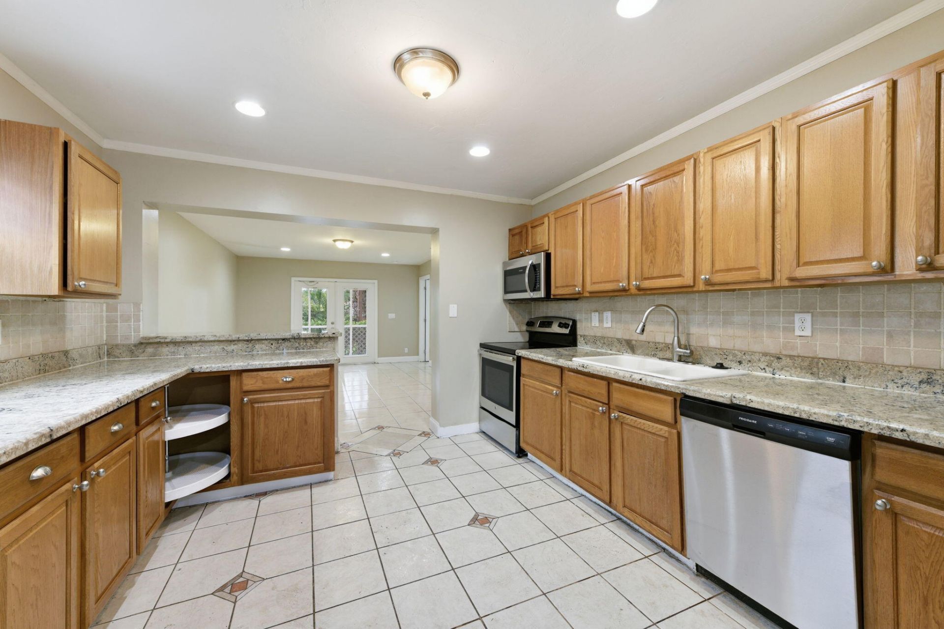 939 Charles Street, West Palm Beach, FL 33401 Photo