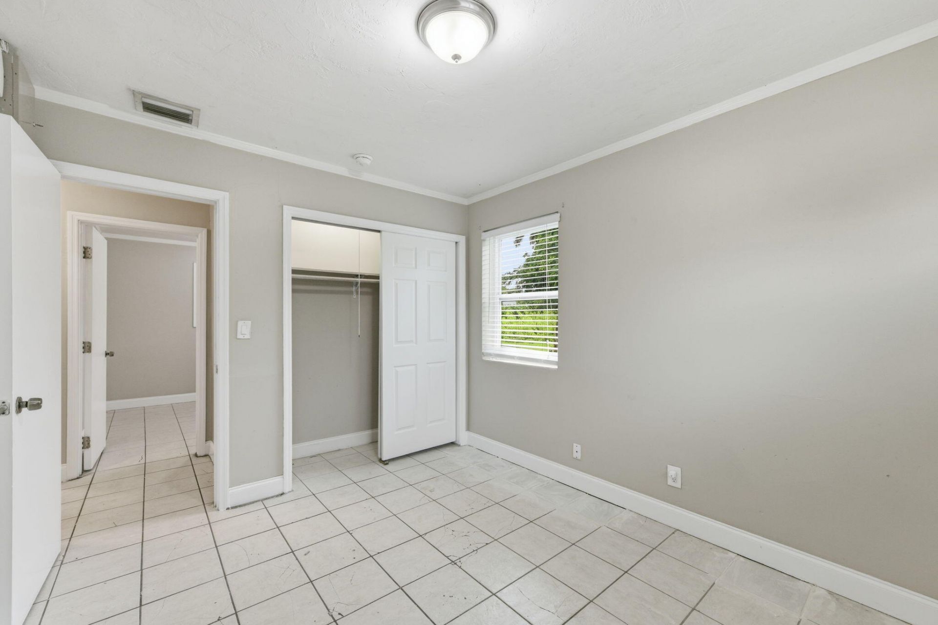 939 Charles Street, West Palm Beach, FL 33401 Photo