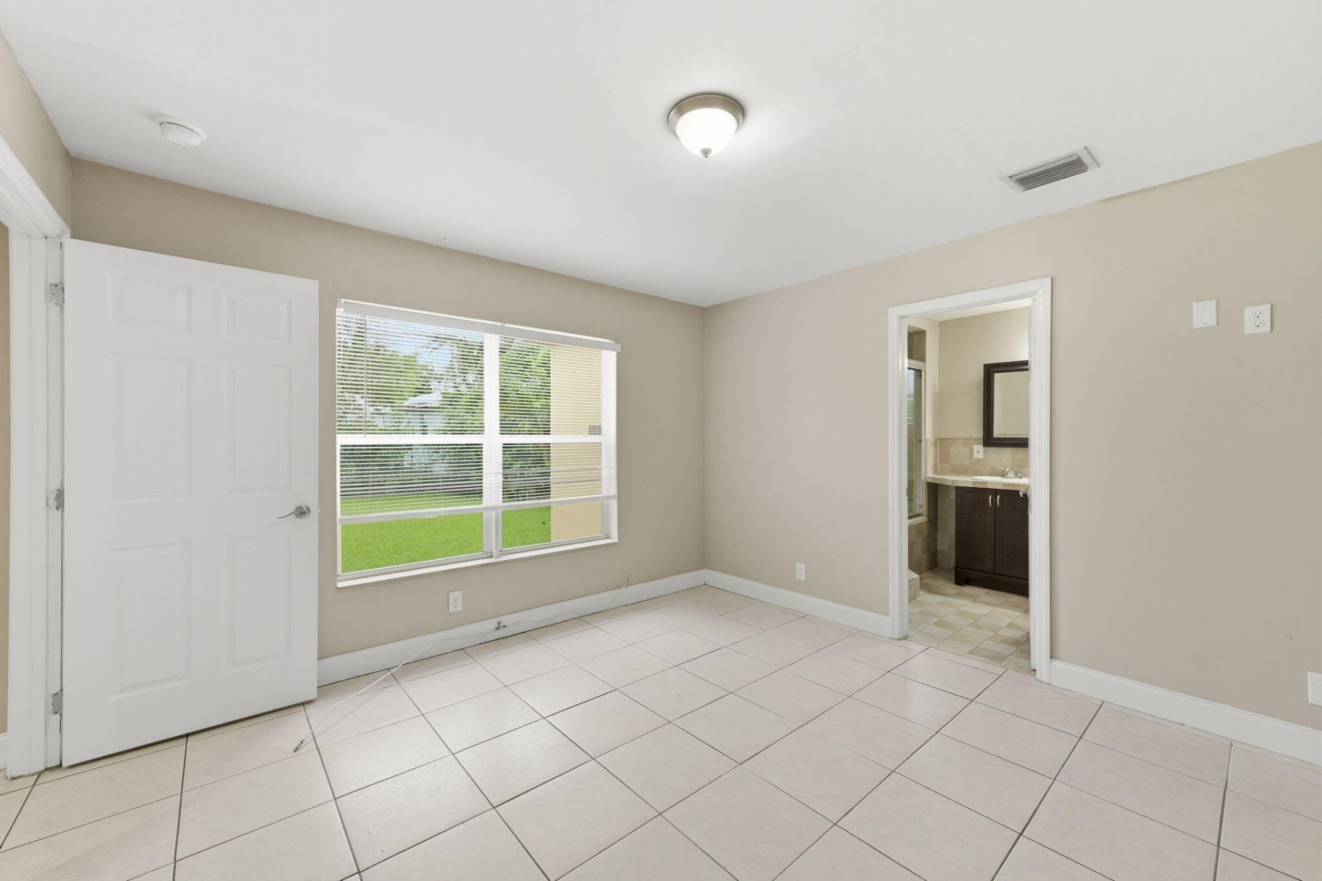 939 Charles Street, West Palm Beach, FL 33401 Photo