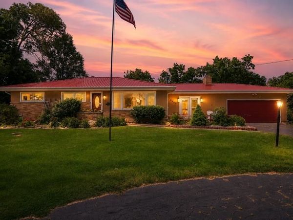 2400 W Avalon Road, Janesville, WI 53546