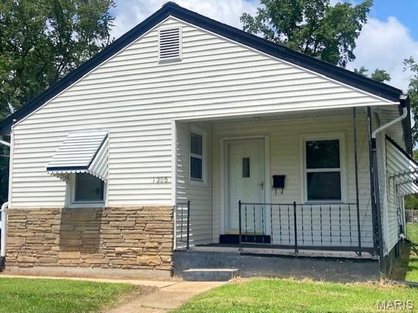 1305 Washington Street , Florissant, MO 63033
