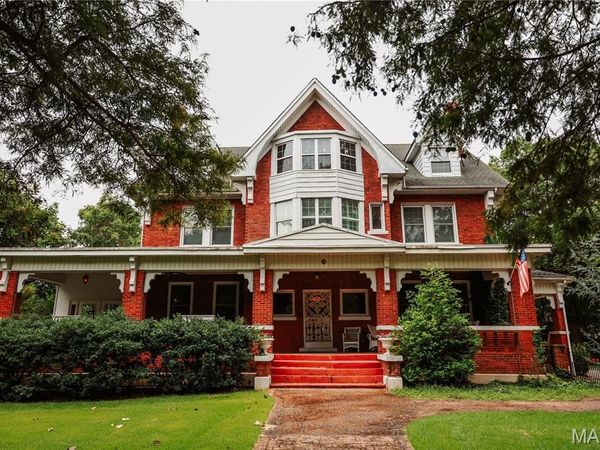201 N Jackson Street , Kennett, MO 63857