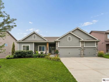 7860 S 190th Street, Omaha, NE 68136