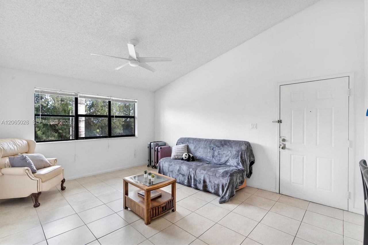 610 S Park Rd , Unit 35-1, Hollywood, FL 33021 Photo