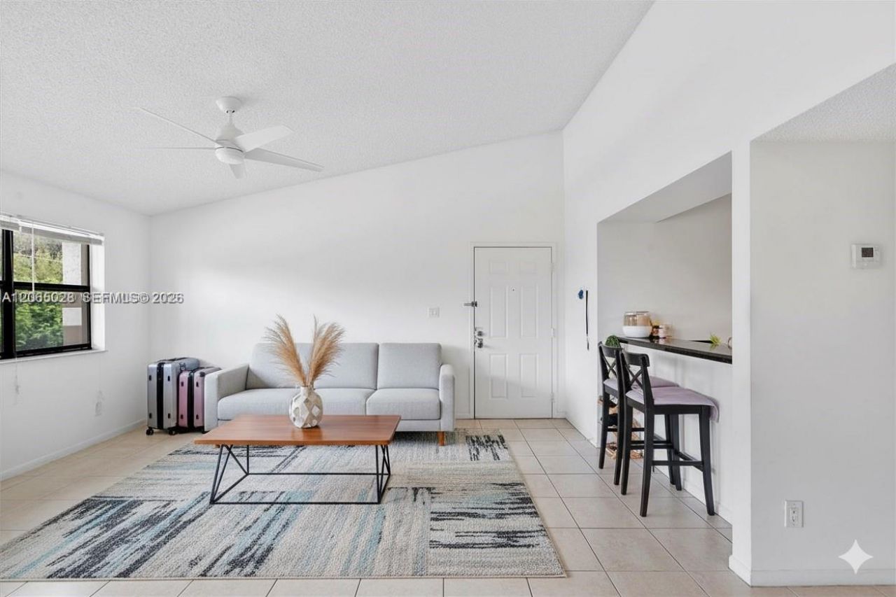 610 S Park Rd , Unit 35-1, Hollywood, FL 33021 Photo